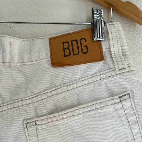 BDG | A-Line White Distressed Denim Shorts - Picture 5 of 7